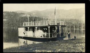 The houseboat "Marion"