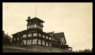 C.P.R. Kootenay Lake Hotel, Balfour, ca. 1915