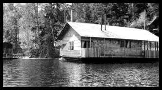 House boat on Sugar Lake