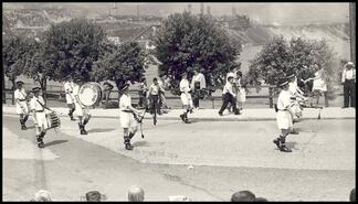 Balmoral pipe band in 1951 Jubilee parade