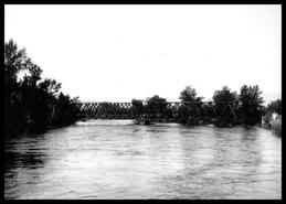 Kettle River flowing under the G.N.R./C.P.R. bridge, Grand Forks, B.C.