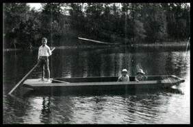 Joe, Elsie and Ted Gane punting on the Kettle River