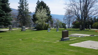 Peachland Cemetery : Vernon Avenue (3600 block), Peachland, British Columbia, Canada.
