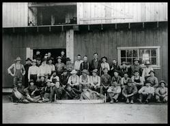 Sawmill crew at Taft