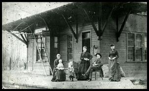 McGinnis family at Beaver railway station