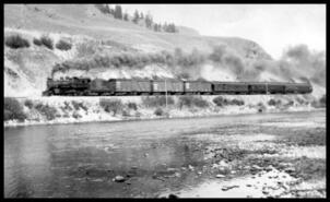 Mixed K.V.R. train approaching Ingram bridge