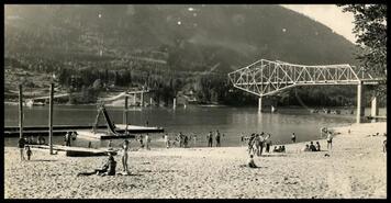 Lakeside Park with bridge being built in background, Nelson