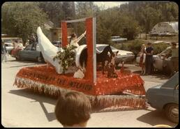 "Show window of the Interior" float in Falkland Stampede parade