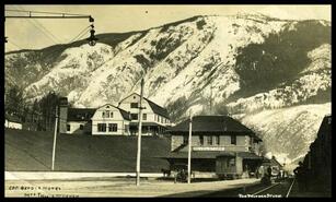 Canadian Pacific Railway depot and hotel, Mount Tilley and Mount Mackenzie