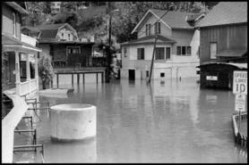 Groutage Avenue during 1967 flood