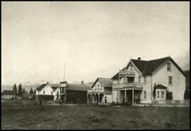 Early buildings at Windermere townsite