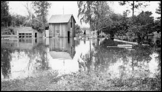 Baird Street during Enderby flood, 1928