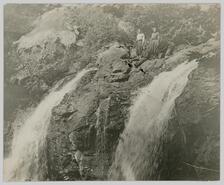 Ellen Corrigan, Florence Daly & George at waterfalls