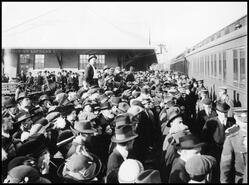 Crowd of volunteers for W.W. I at the Vernon C.P.R. station