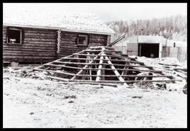 Construction of a pit house