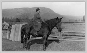 Margaret Smith on horse, Hullcar area