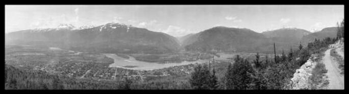 Panorama of Revelstoke from Five Mile lookout