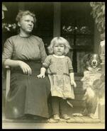 Postcard of Daisy Malm (Gronquist), her mother and dog Steena