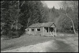 Sicamous log cabin
