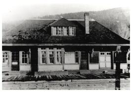 Post office (1917-1931) and Dot railway station on the Kettle Valley Railway