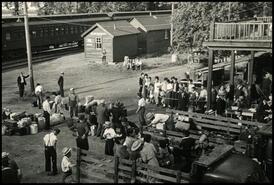 Japanese Canadians leaving Slocan City