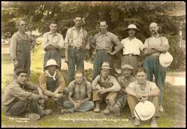 Crew of men at Sam Halkworth's for threshing