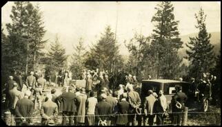 Mrs. W.H. Holmes' funeral at burial plot, Blakeburn