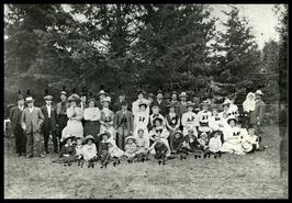 Group at picnic at Columbia Park