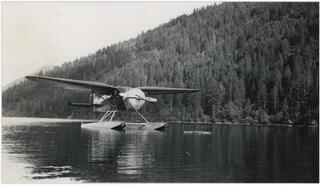 (030) Sea-plane on Paul Lake