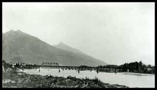 Canadian Pacific Railway bridge on Columbia River