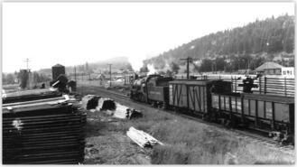 Steam train going south through Enderby