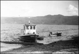 Carney Pole tug boat on Shuswap Lake