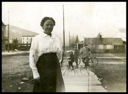 Unidentified woman on Front Street