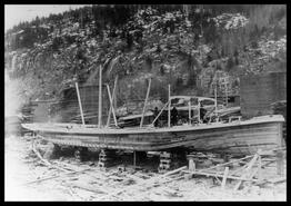 Building of the Florence Carlin on Fraser's beach