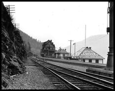 Sicamous Hotel and C.P.R. railway