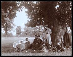Maurice Green-Armytage at family picnic