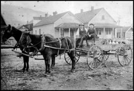 Delivery wagon for Hintz's Dairy
