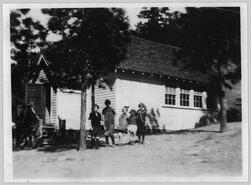 Children in front of Meadow Valley School