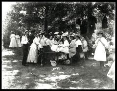 Group at Columbia Park picnic
