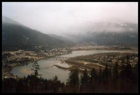 Columbia Valley at Revelstoke during green Christmas